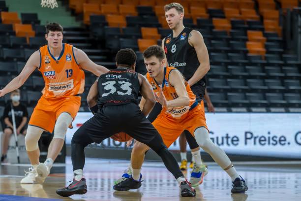 十场比赛中 十场比赛中